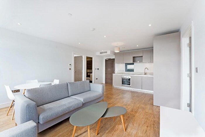 2 Bedroom Flat To Rent In Northpoint, Ewell Road, Surbiton, KT6