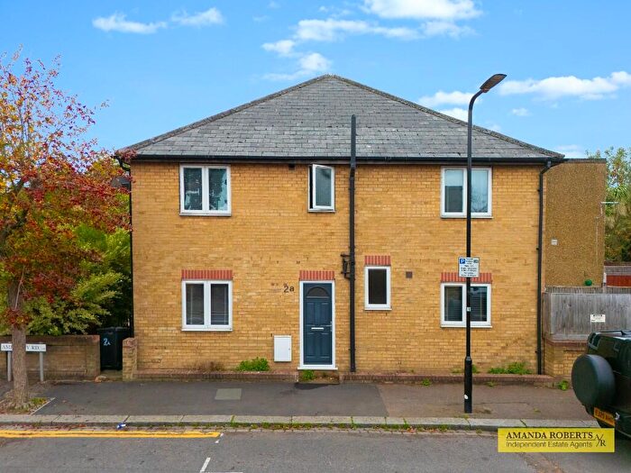 2 Bedroom End Of Terrace House To Rent In Amberley Road, London, E10