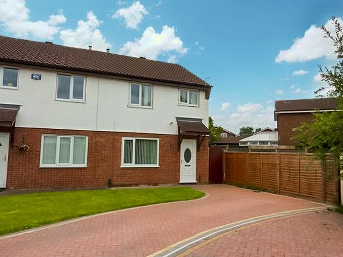 3 Bedroom Semi-Detached House To Rent In Kinross Close, Warrington WA2
