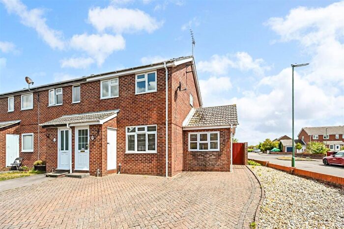 3 Bedroom House To Rent In Caernarvon Road, Chichester, PO19