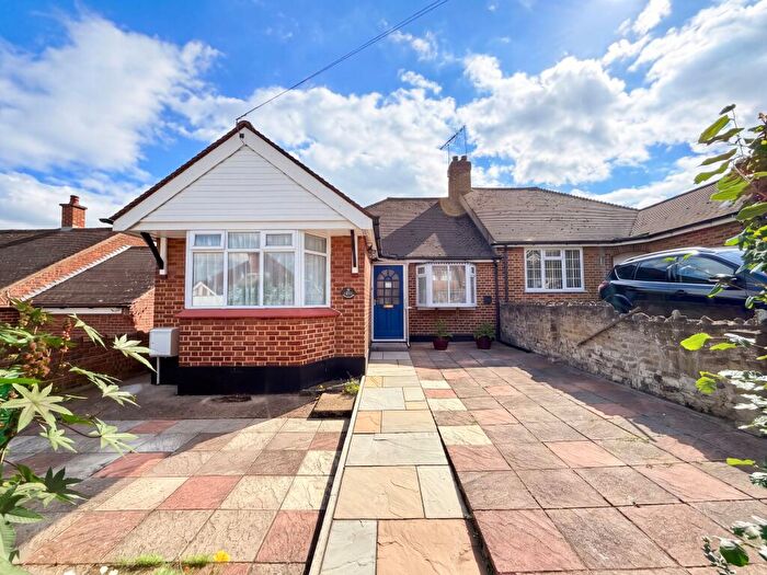 3 Bedroom Semi-Detached Bungalow For Sale In Medina Road, Grays, RM17