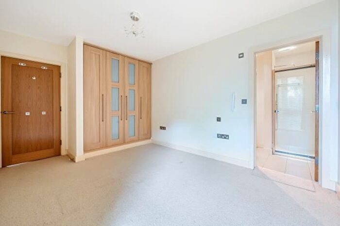 2 Bedroom Flat To Rent In Cumnor Hill, Oxford, OX2