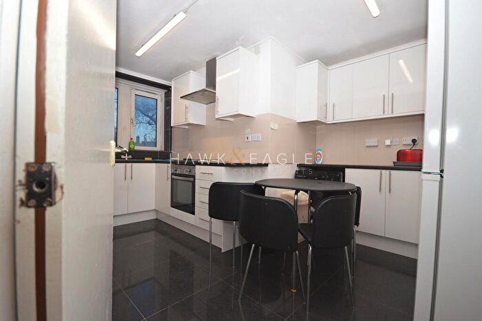 1 Bedroom Flat To Rent In Smithy Street, London, Greater London., E1