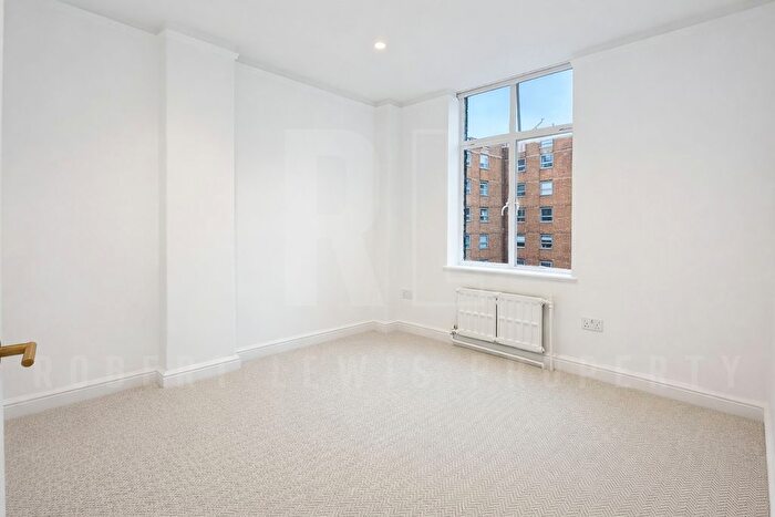 2 Bedroom Flat To Rent In Oakwood Court, London, W14