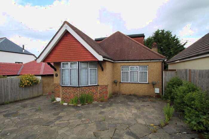 5 Bedroom Chalet To Rent In York Road, South Croydon, CR2