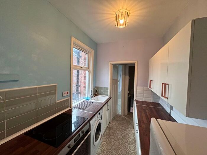 3 Bedroom Flat To Rent In Holly Avenue, Wallsend, NE28