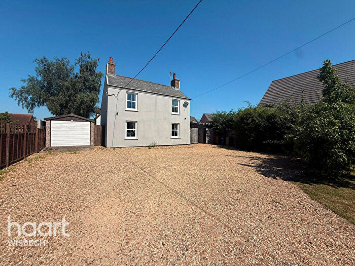 2 Bedroom Detached House For Sale In High Road, Guyhirn, PE13