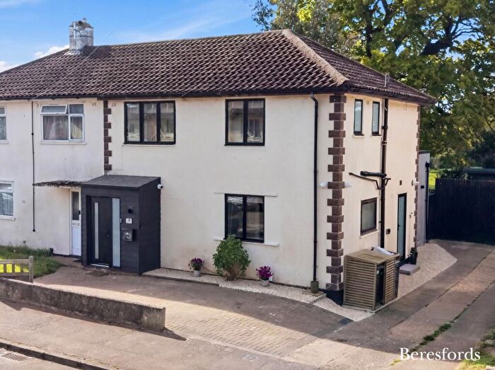 3 Bedroom Semi-Detached House For Sale In Sherwood Drive, Chelmsford, CM1