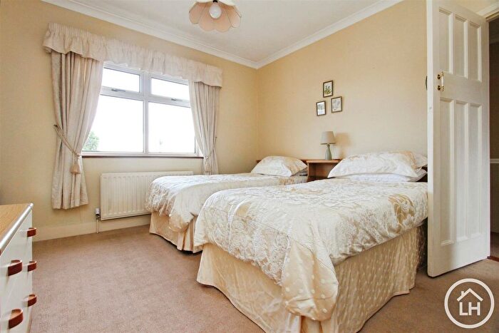 3 Bedroom Semi Detached House For Sale In Park Avenue, Sittingbourne, ME10