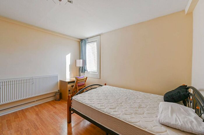 3 Bedroom Flat To Rent In Tulse Hill, Tulse Hill, London, SW2