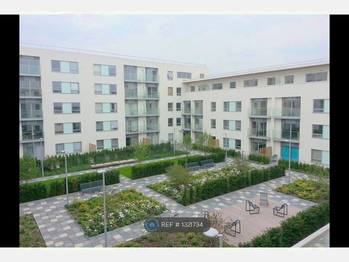 1 Bedroom Flat To Rent In Streatham High Road, London, SW16