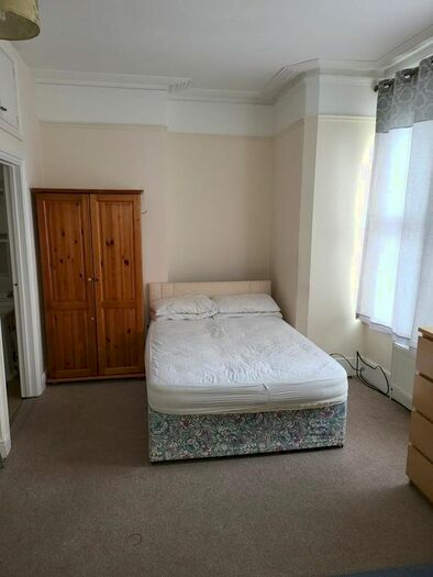 Studio To Rent In Elsden Road, London N17