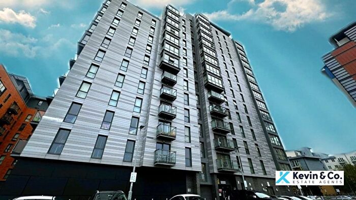 2 Bedroom Flat For Sale In Railway Terrace, Slough, SL2