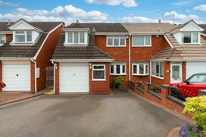 3 Bedroom Semi-Detached House For Sale In Quilletts Road, Stourbridge, DY8