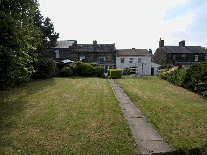 3 Bedroom Cottage To Rent In High Street, Penistone, Sheffield S36