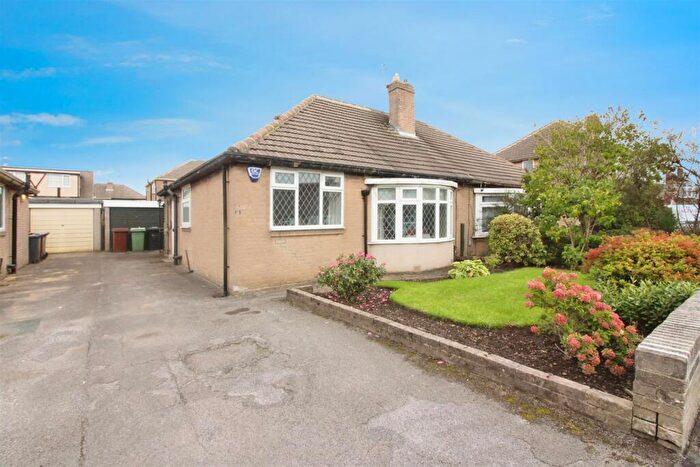 2 Bedroom Semi-Detached Bungalow For Sale In Lulworth Drive, Leeds, LS15