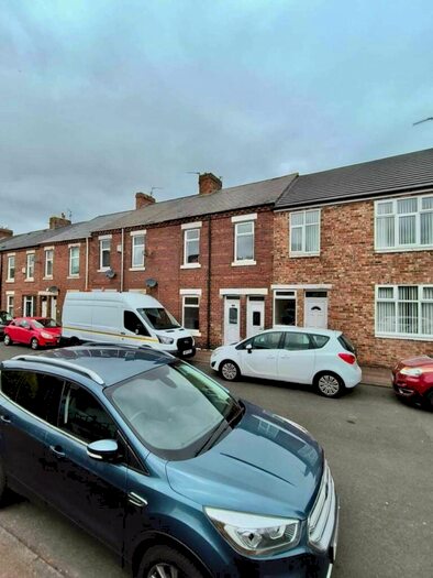 2 Bedroom Flat To Rent In South Parade, Gateshead, NE10