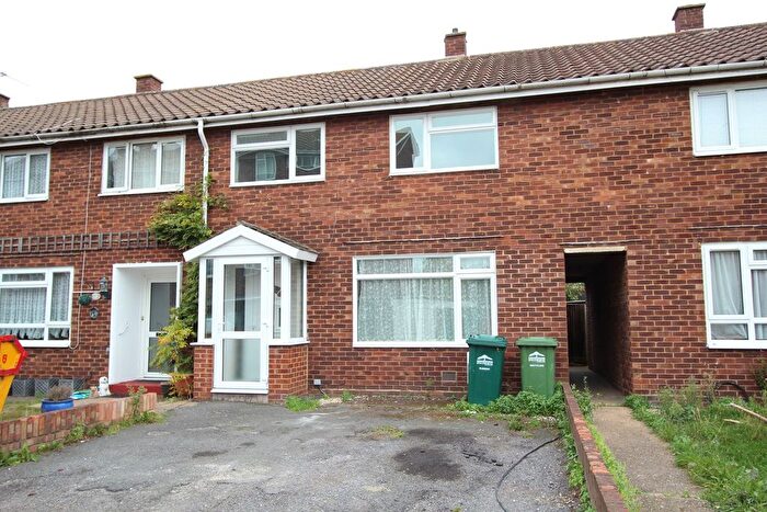 3 Bedroom Terraced House To Rent In Hengrove Crescent, Ashford, TW15