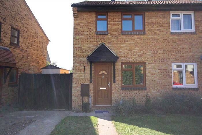 2 Bedroom Semi-Detached House To Rent In Woodcotes, Shoeburyness, Uk, SS3