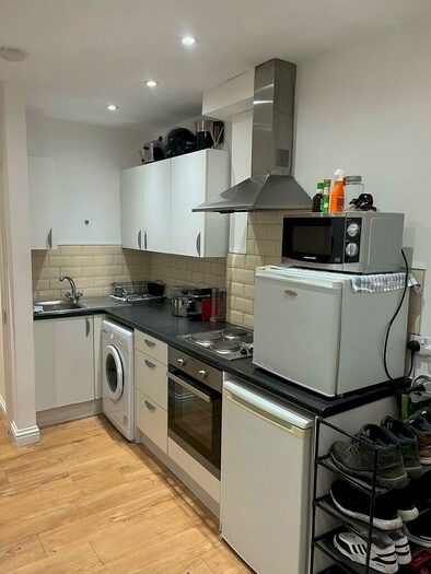 1 Bedroom Flat To Rent In Lind Road, Sutton, SM1