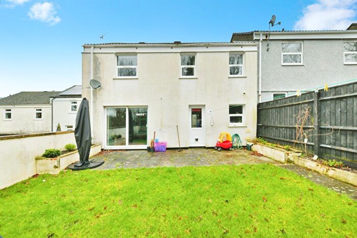 3 Bedroom Terraced House For Sale In Yewdale Gardens, Plymouth, PL6