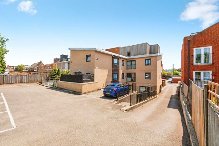 1 Bedroom Flat For Sale In Headstone Drive, Harrow, HA3