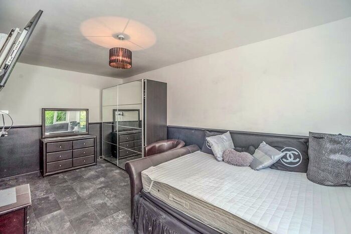 1 Bedroom Flat To Rent In Gorman Road, London, SE18
