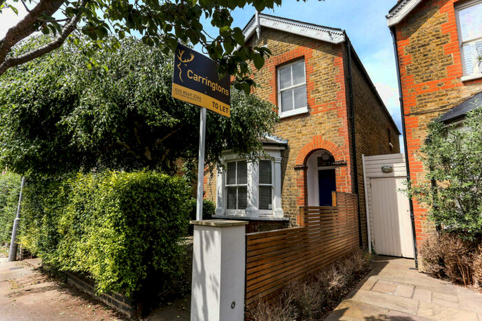 3 Bedroom Detached House To Rent In Kingston Upon Thames, Surrey, KT2
