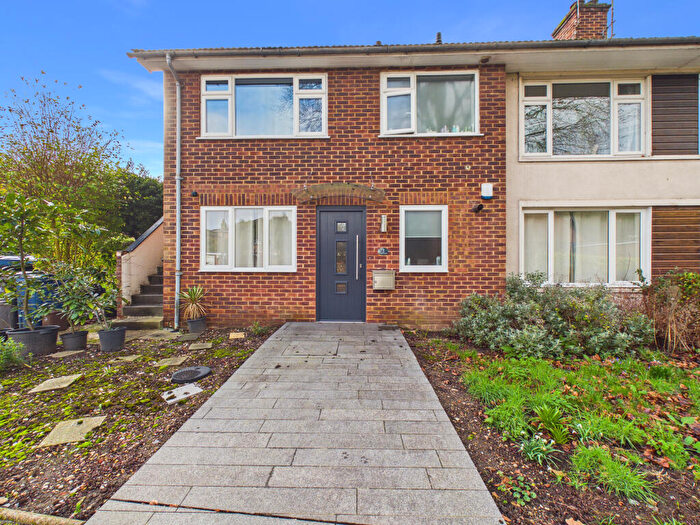 2 Bedroom Maisonette To Rent In Cedar Court, Marlow, Buckinghamshire, SL7