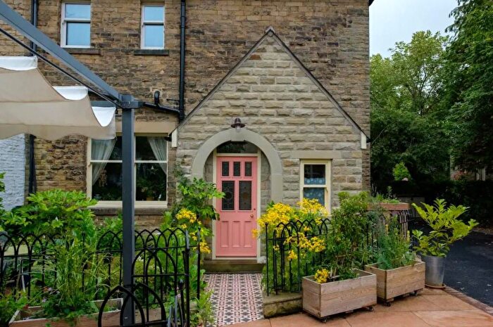 4 Bedroom Property For Sale In St. Johns Road, Buxton, Derbyshire, SK17