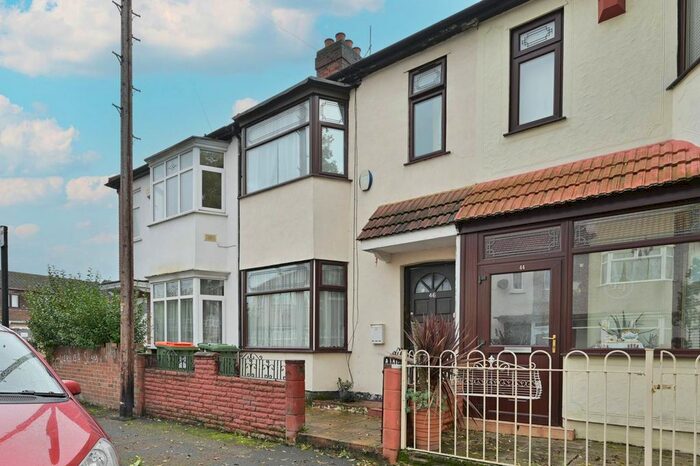 3 Bedroom Property To Rent In Gresham Road, Canning Town, London, E16