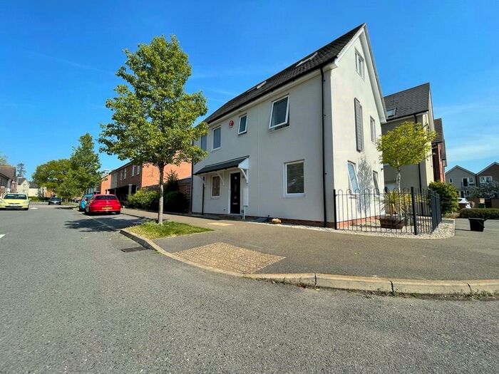 4 Bedroom Detached House To Rent In Hastings View, Bracknell, Berkshire, RG12