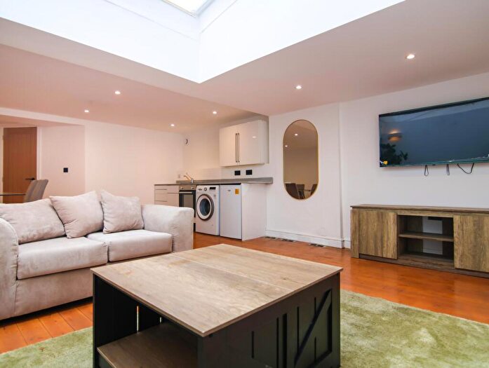 2 Bedroom House To Rent In Russell Street, Lancaster, LA1