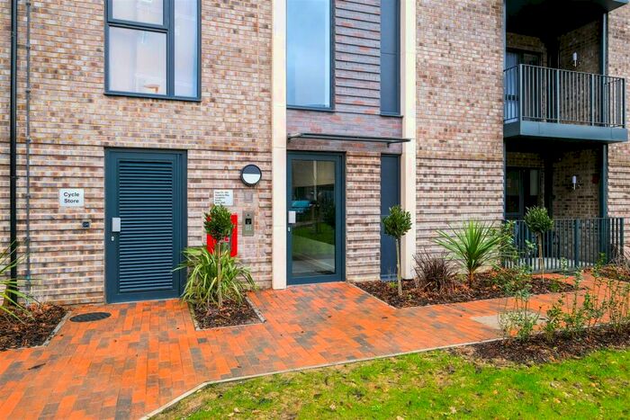 2 Bedroom Apartment To Rent In Academy Way, Loughton, IG10