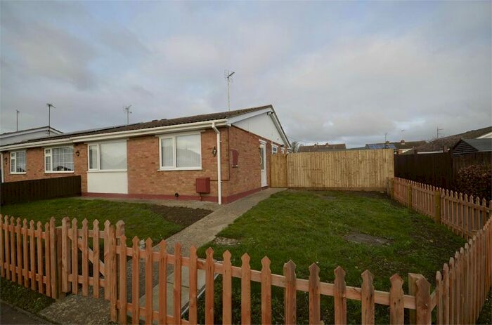 2 Bedroom Semi-Detached Bungalow To Rent In Lee Way, Raunds, Northamptonshire, NN9