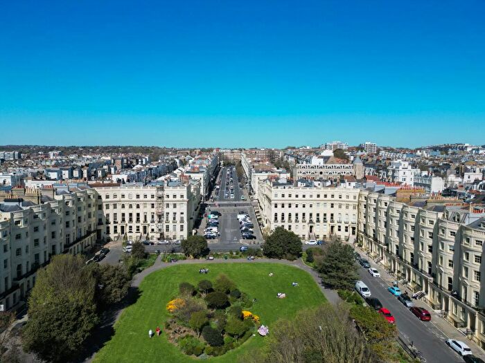 2 Bedroom Flat For Sale In Brunswick Square, Hove, BN3