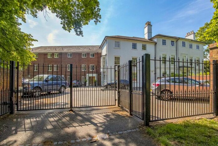 Studio To Rent In Weston Green Road, Thames Ditton, KT7