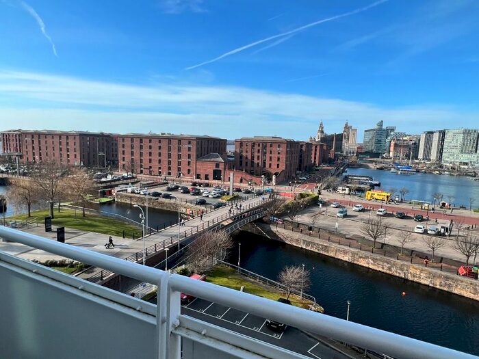 2 Bedroom Flat To Rent In Royal Quay, City Centre, Liverpool, L3