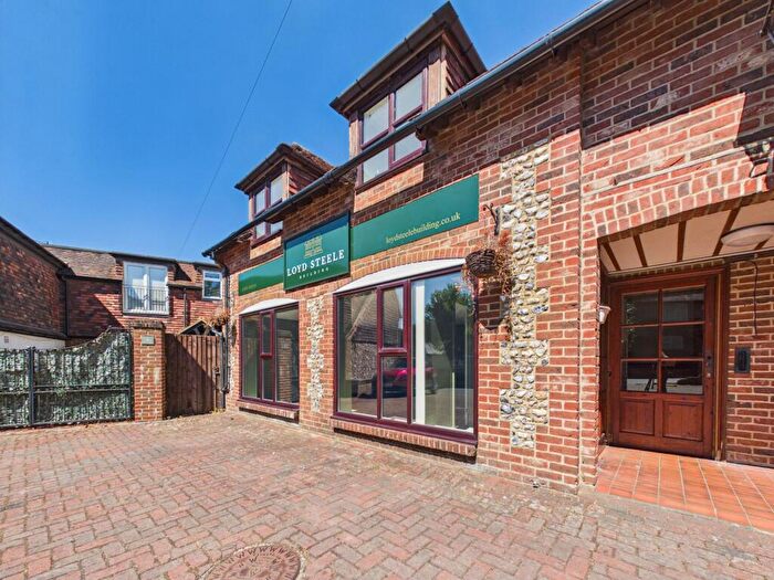 1 Bedroom Flat To Rent In Nepcote Lane, Findon, BN14