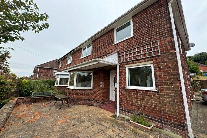 4 Bedroom Property To Rent In Coniston Road, Chesterfield, S41