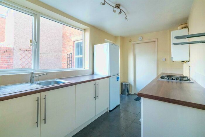 2 Bedroom Flat To Rent In Mowbray Street, Heaton, Newcastle Upon Tyne, NE6