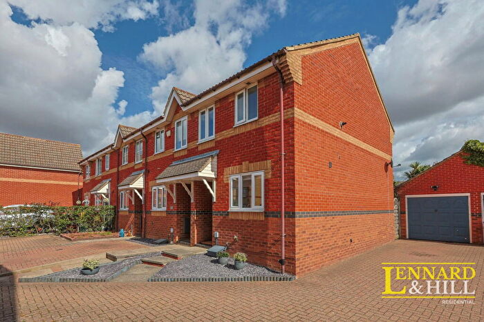2 Bedroom End Of Terrace House For Sale In Welling Road, Beachamp Gate, Orsett, RM16