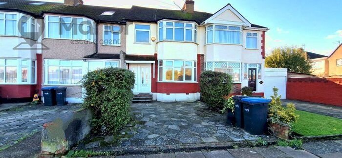 4 Bedroom Terraced House To Rent In Holmesdale, Waltham Cross, EN8