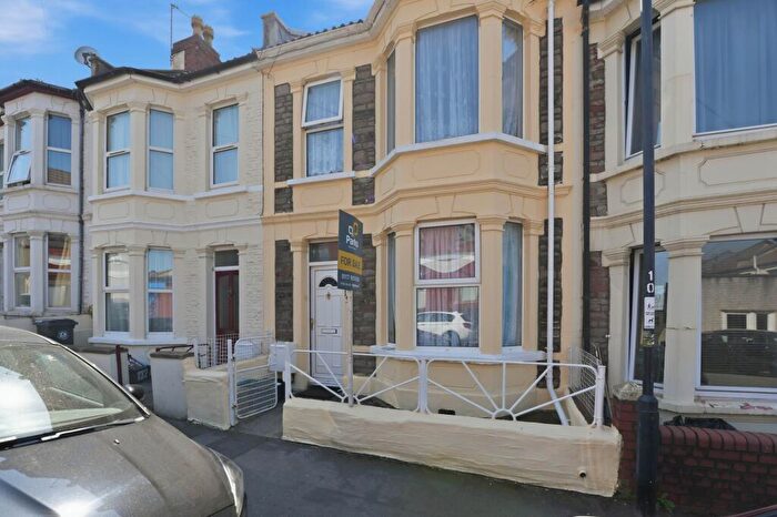 3 Bedroom Terraced House For Sale In Victoria Avenue, Bristol, BS5