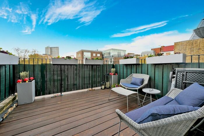 3 Bedroom Flat To Rent In Queen's Gate, London, SW7