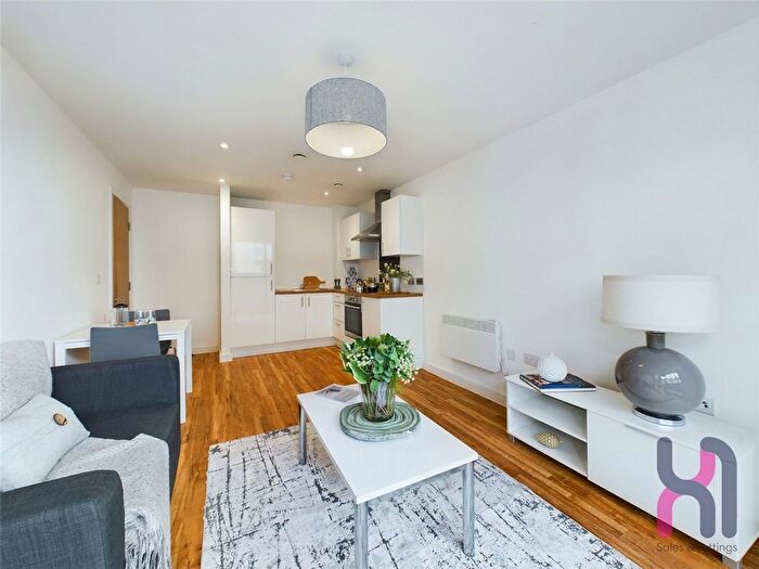 2 Bedroom Flat To Rent In Pomona Strand, Old Trafford, M16