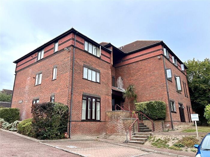 1 Bedroom Apartment For Sale In Farnham Road, Guildford, Surrey, GU2