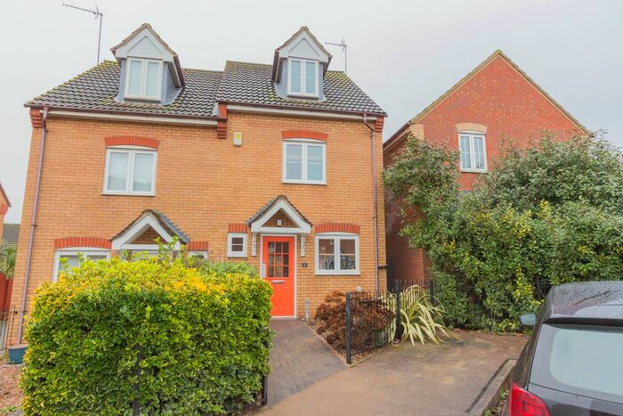 3 Bedroom Terraced House To Rent In Reservoir Close, Irthlingborough, Wellingborough NN9