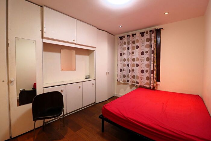 5 Bedroom Terraced House To Rent In Netherfield Gardens, Barking, IG11