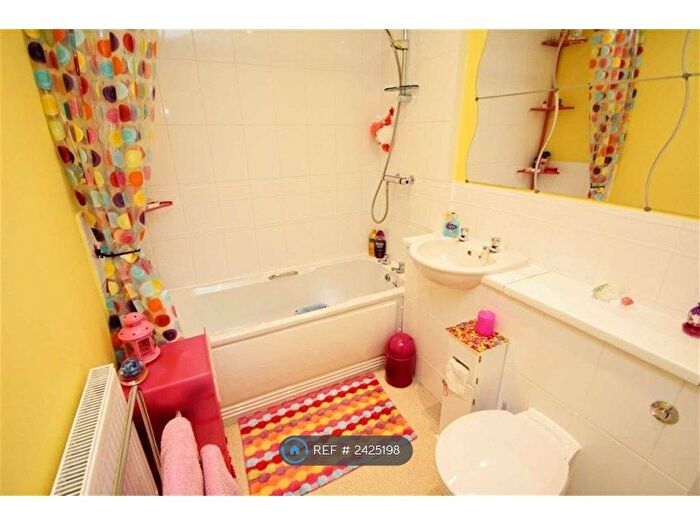 2 Bedroom Flat To Rent In Westcroft, Milton Keynes, MK4